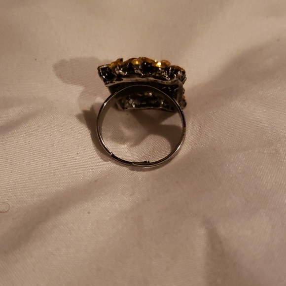Ring - Picture 4 of 6